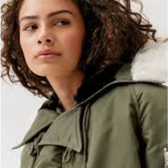 New Urban Outfitters Y2K Puffer Jacket - Picture 3 of 12